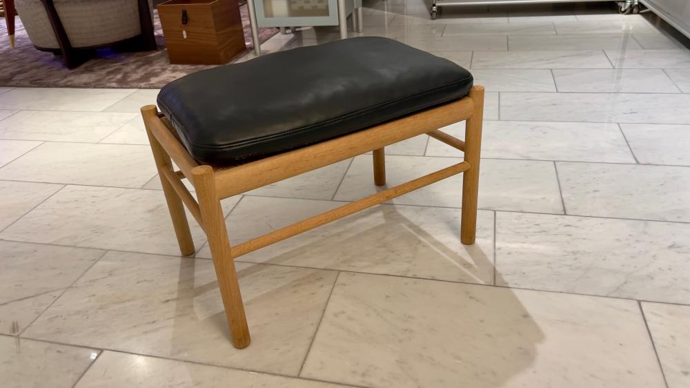 Hocker Colonial Chair